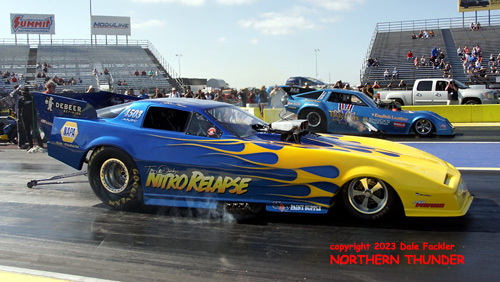 Aaron Morrow - 'Nitro Relapse' (near lane) vs 
Ronny Young - 'Blue Max' (far lane)